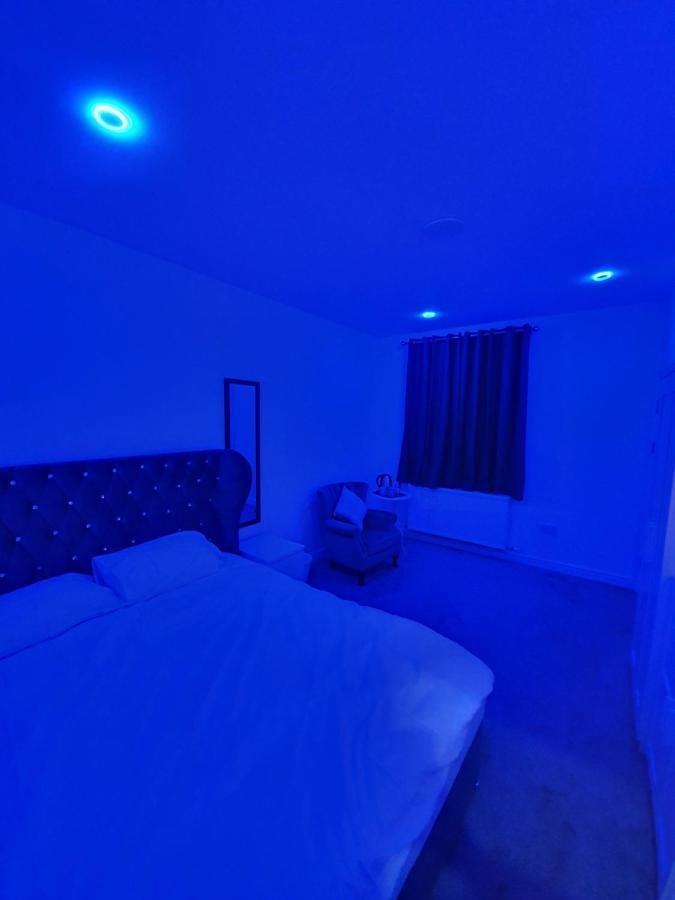 Beautiful Rooms Shaw St And Pine St Bury  Buitenkant foto