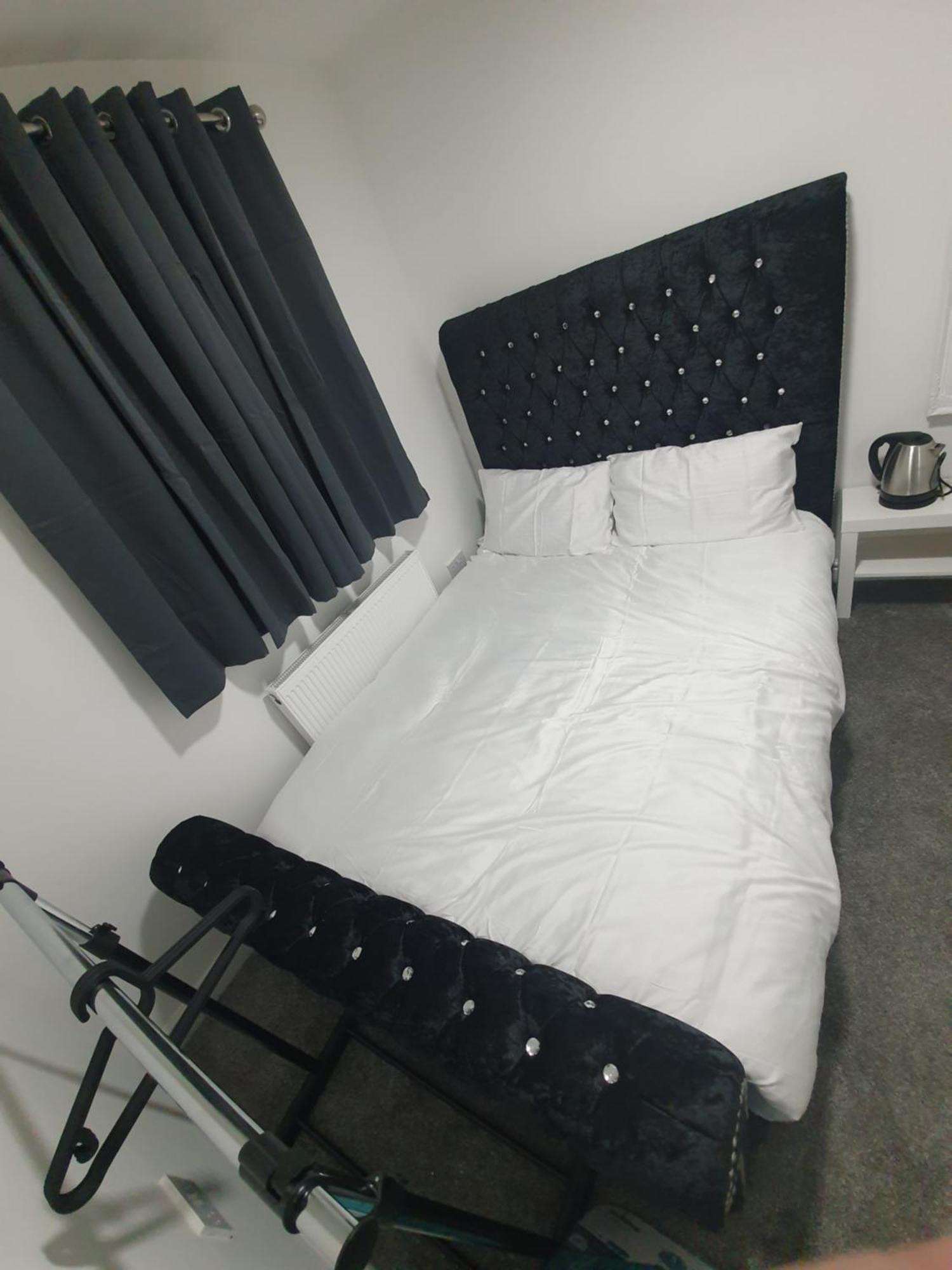 Beautiful Rooms Shaw St And Pine St Bury  Buitenkant foto
