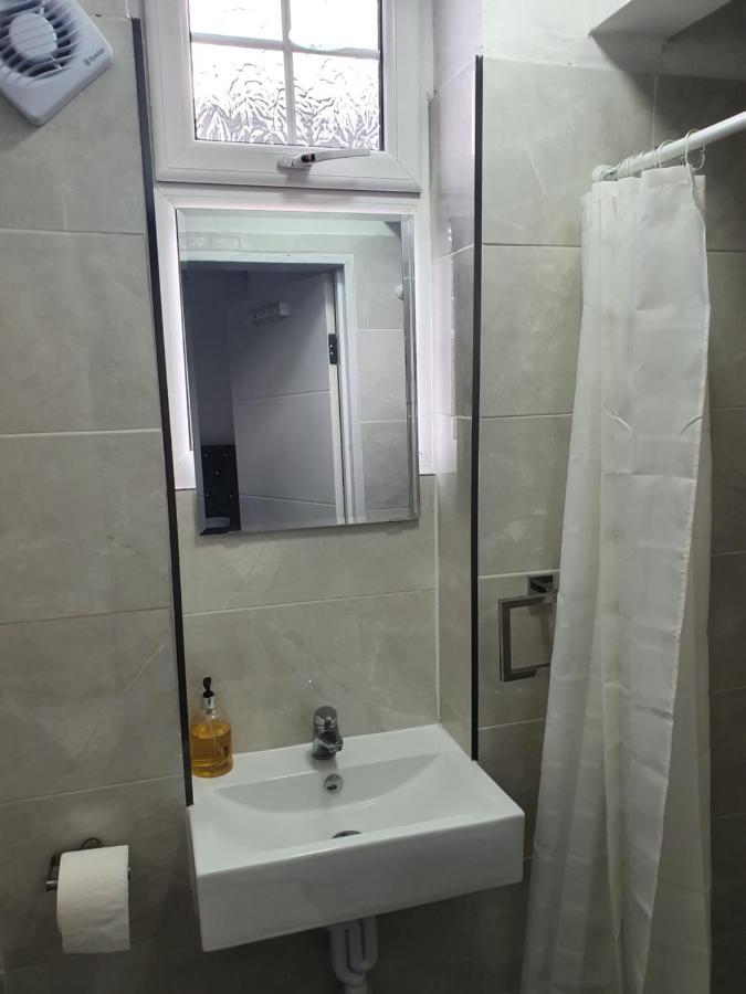 Beautiful Rooms Shaw St And Pine St Bury  Buitenkant foto