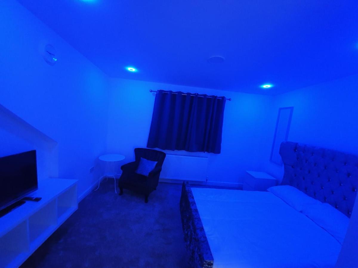 Beautiful Rooms Shaw St And Pine St Bury  Buitenkant foto
