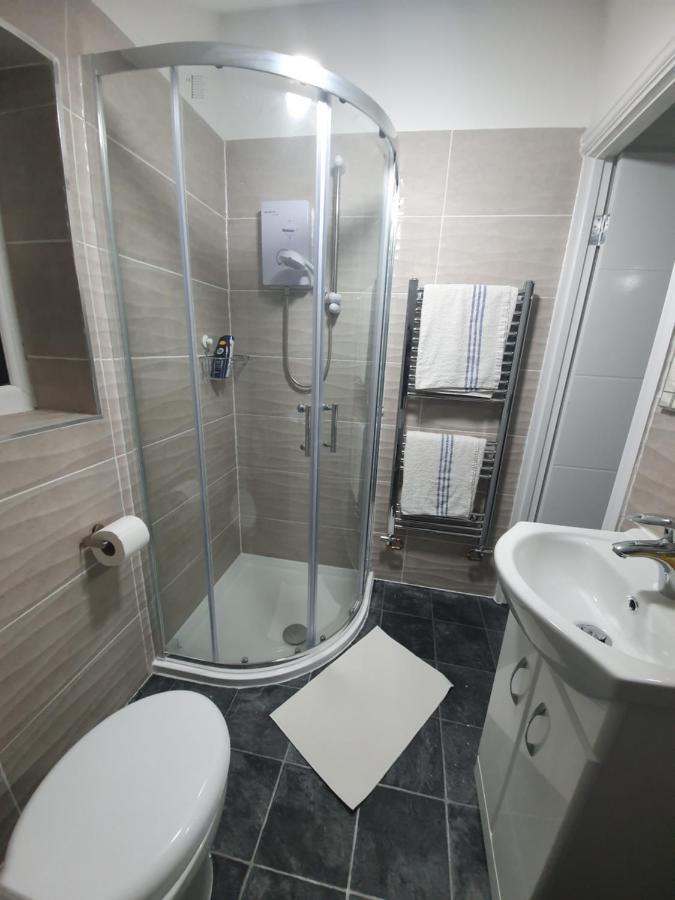Beautiful Rooms Shaw St And Pine St Bury  Buitenkant foto